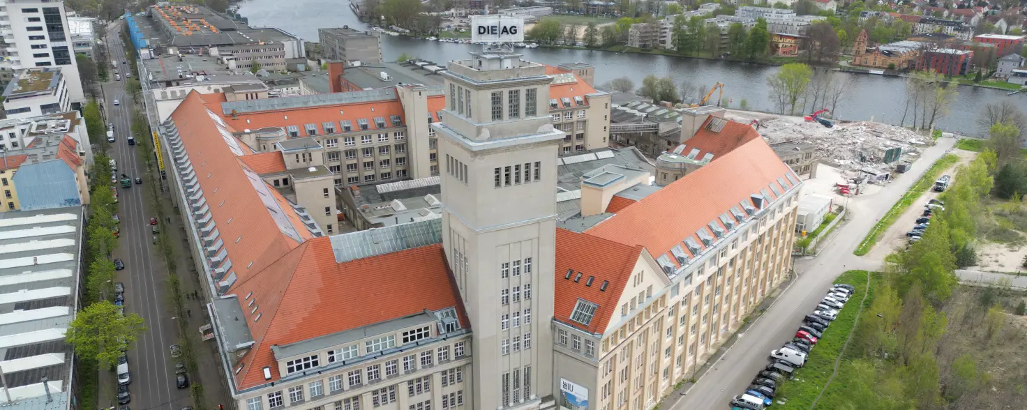 Peter-Behrens-Bau im Stadtquartier Behrensufer in Berlin-Oberschöneweide.