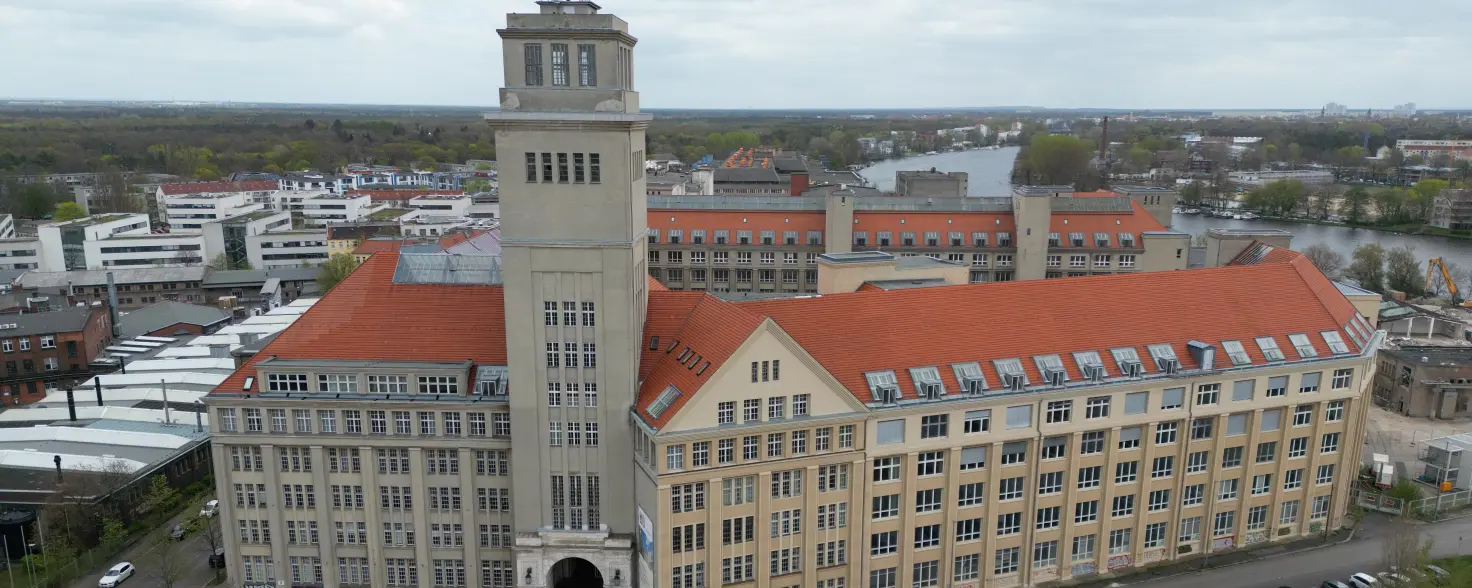 Peter-Behrens-Bau im Stadtquartier Behrensufer in Berlin-Oberschöneweide.